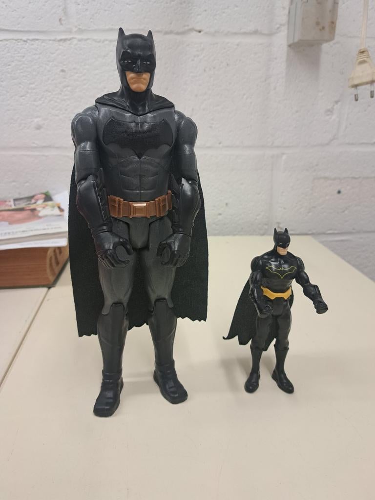 Batman met cape 28 cm buigbare armen e benen, Ophalen of Verzenden, Zo goed als nieuw
