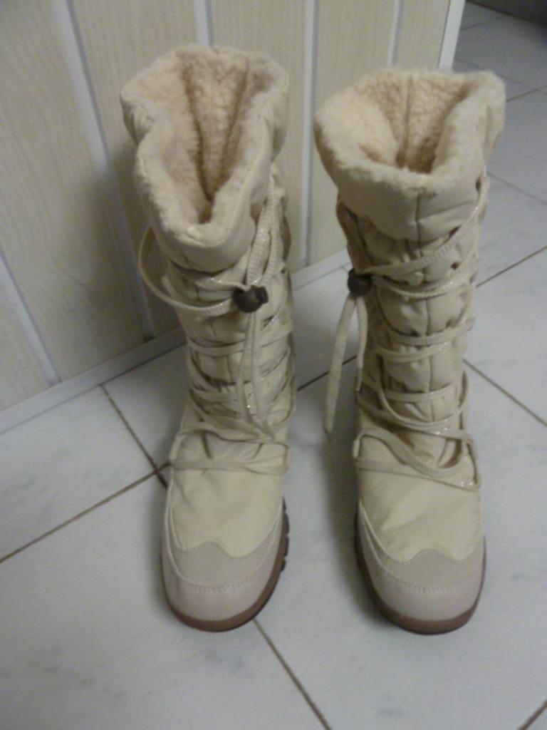 Nieuw lichtbeige snowboots voor dames P. 40, Kleding | Dames, Autre, Beige, Lage of Enkellaarzen, Nieuw