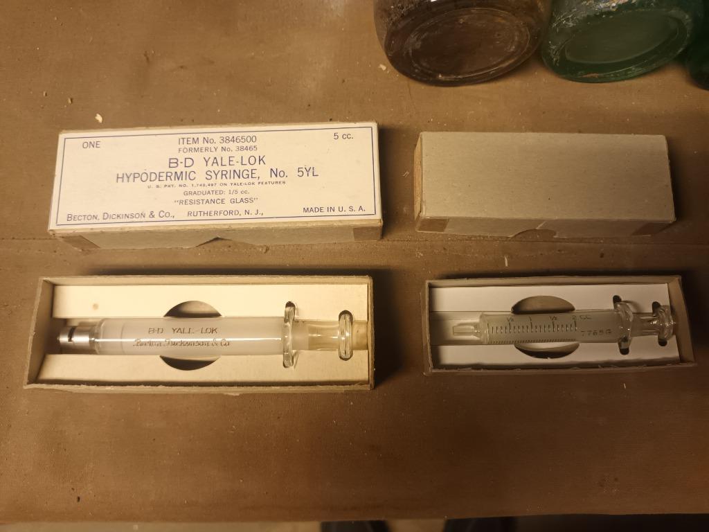 Seringues en verre de 2 cc et 5 cc US MD WW2, Enlèvement ou Envoi, Armée de terre, Autres types