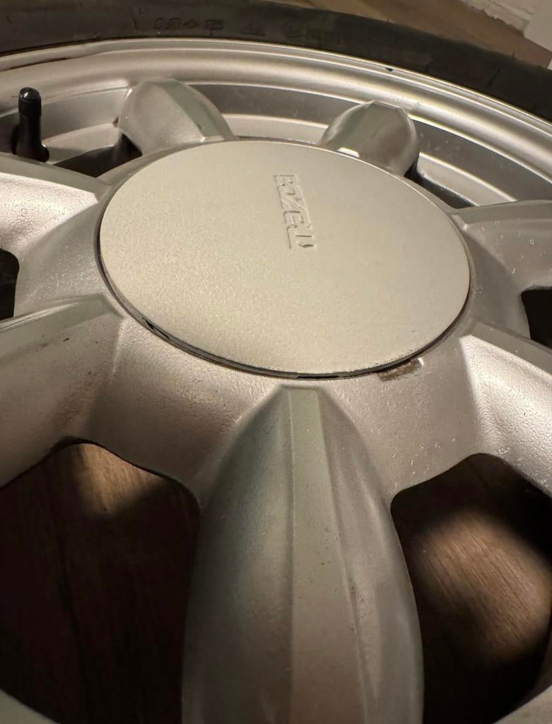 Centerkapjes Bolletjes wielen MX5 NA, Auto diversen, Wieldoppen, Ophalen of Verzenden, Zo goed als nieuw