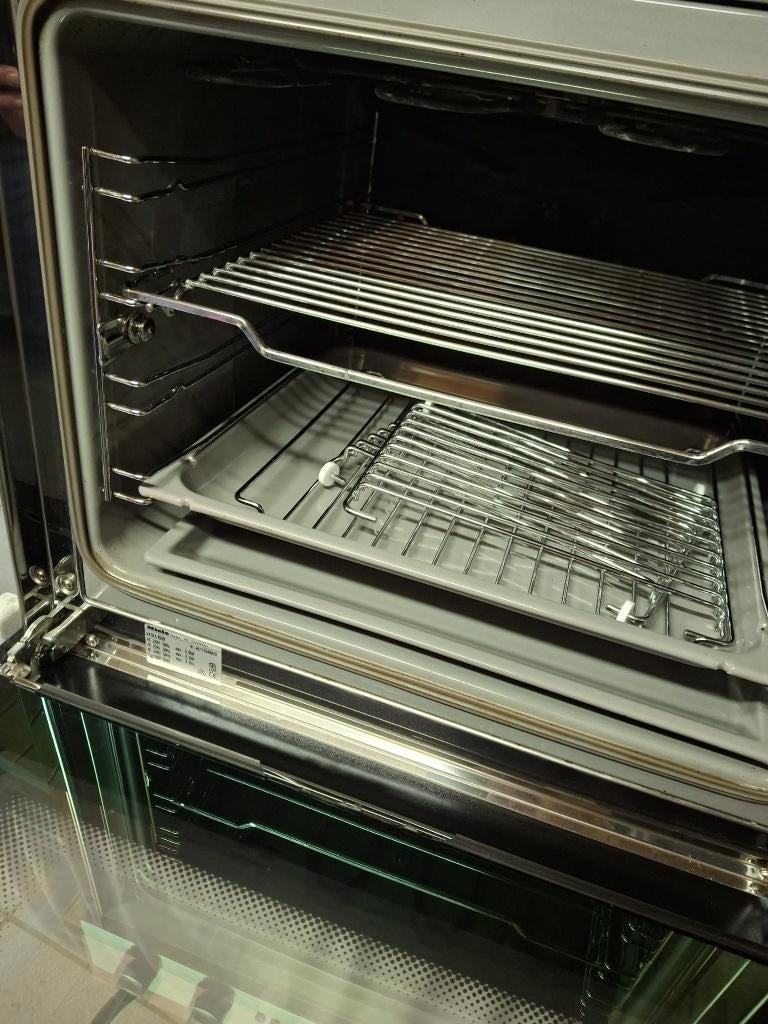 Miele inbouwoven – inox – in perfecte staat, Oven, Hete lucht, Zo goed als nieuw, Inbouw
