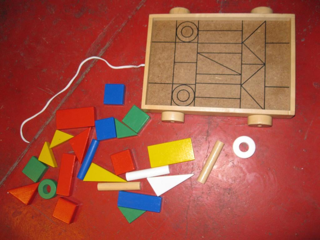 Houten puzzel op trolley, Gebruikt, 10 tot 50 stukjes, Ophalen of Verzenden, Van hout