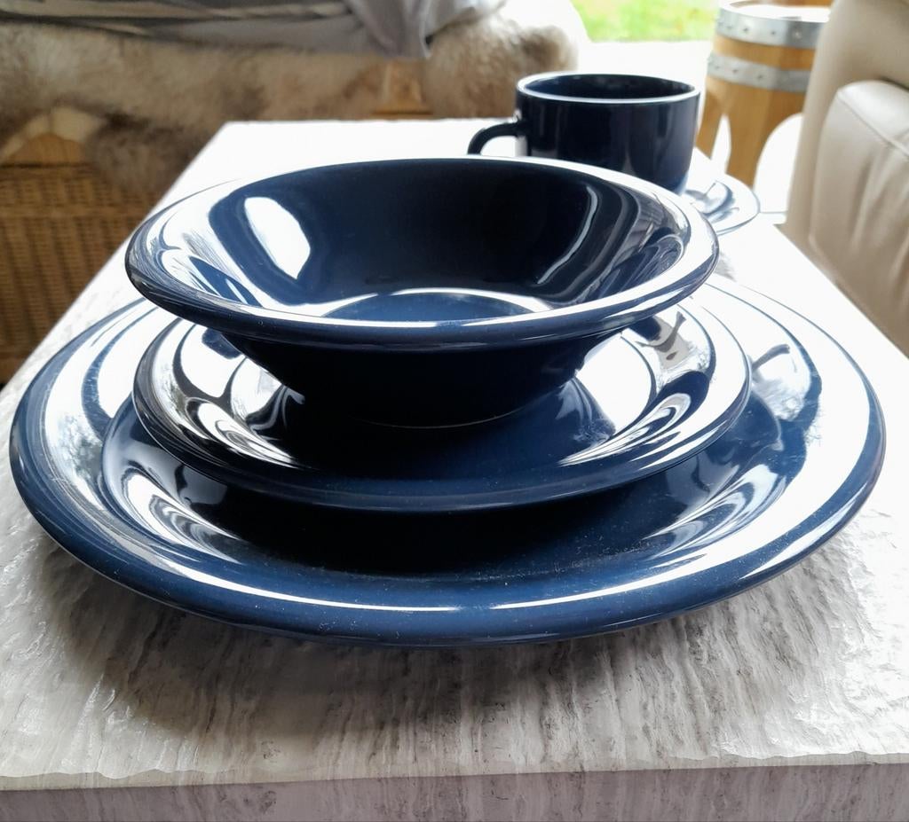 Blauwe service voor 6 personen. 10 euro., Huis en Inrichting, Keuken | Servies, Ophalen of Verzenden, Gebruikt, Effen, Compleet servies