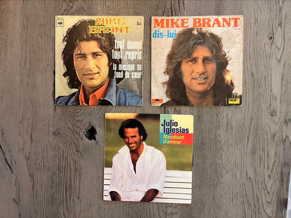 Singles vinyles vintage Mike Brant et Julio Iglesias, CD & DVD, Enlèvement, Comme neuf