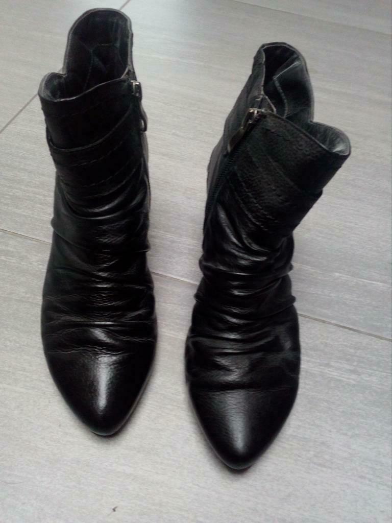 Zwarte enkellaarsjes Marco Tozzi (38), Kleding | Dames, Zwart, Lage of Enkellaarzen, Ophalen of Verzenden, Gedragen