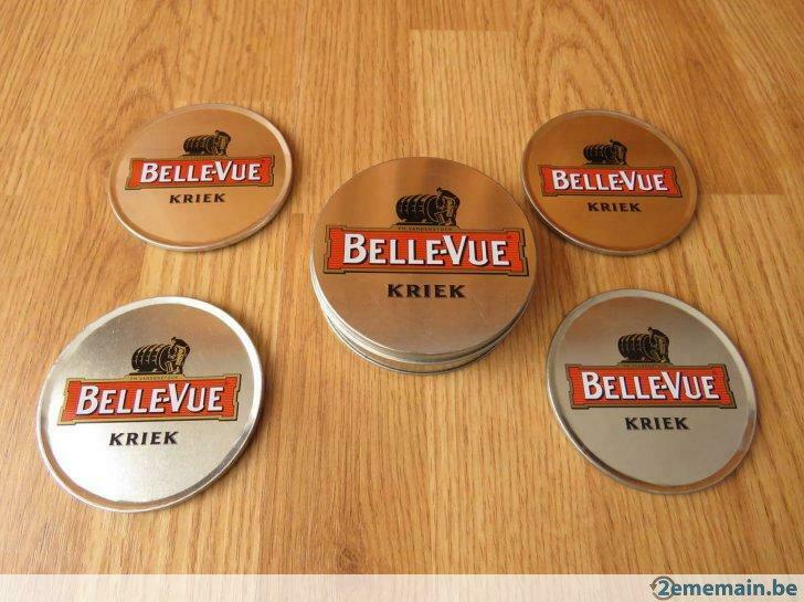 Bellevue kriek 4 sous verre en metal et dessous en liège, Utilisé