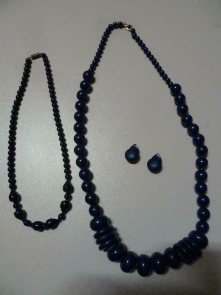 3 blauwe kettingen + 1 paar oorbellen, Handtassen en Accessoires, Kettingen, Ophalen of Verzenden, Nieuw, Blauw, Kunststof