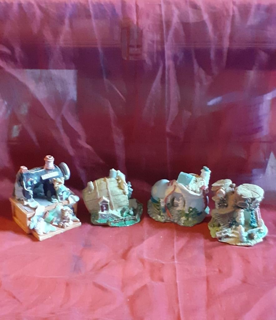 4 objets décoration de vitrine en résine, Enlèvement ou Envoi, Utilisé