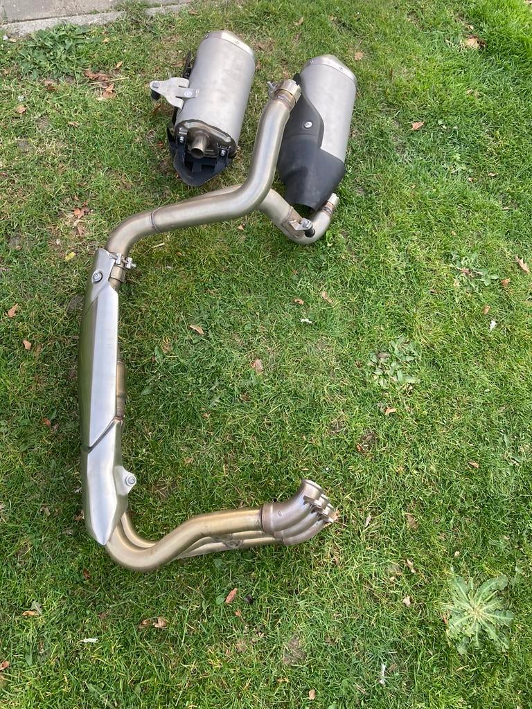 Triumph street triple volledig originele uitlaat, Motoren, Ophalen, Gebruikt