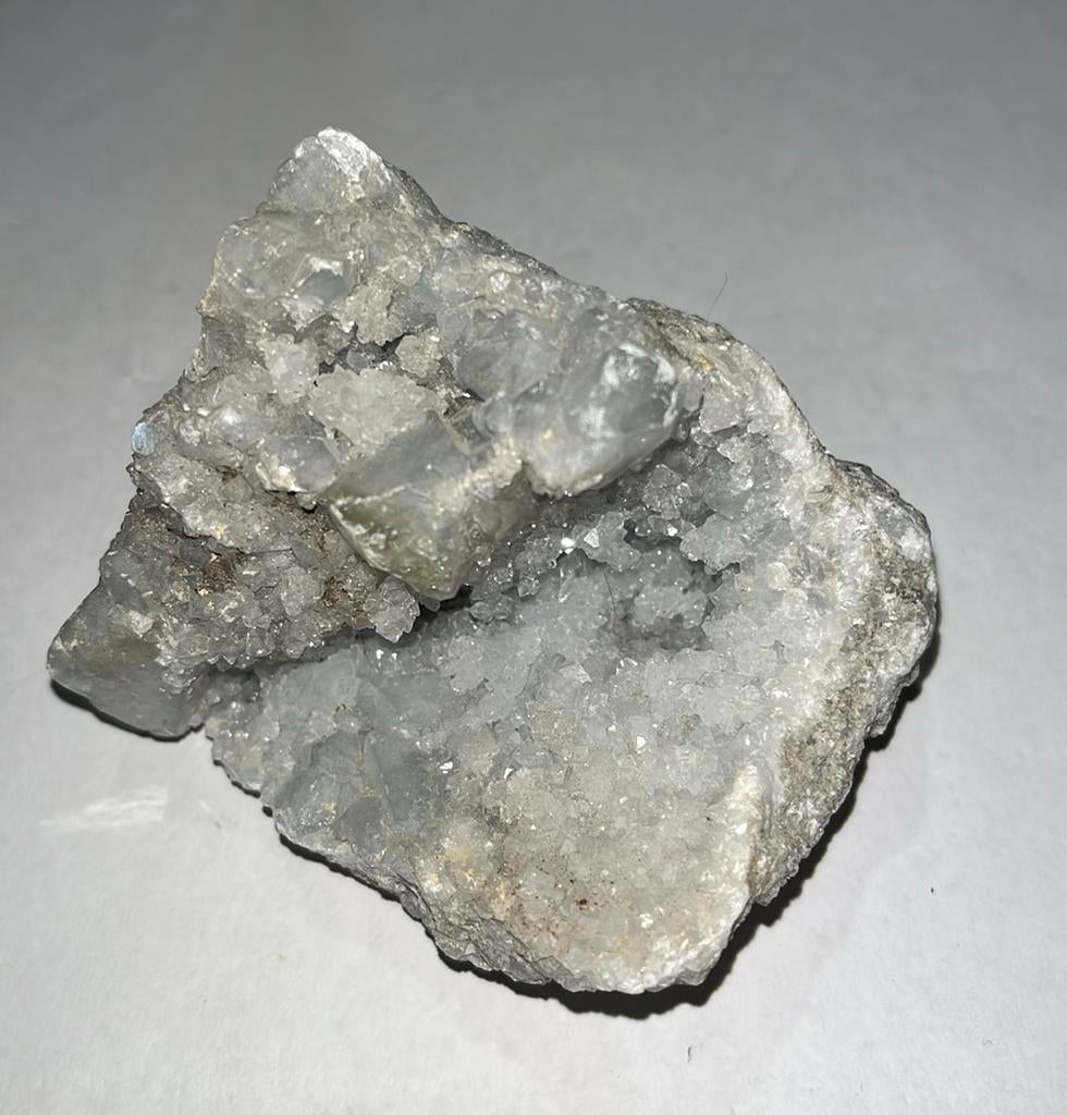 Kwarts Cluster/Geode - 422gram - 105mm x 97mm x 90mm, Enlèvement ou Envoi, Minéral