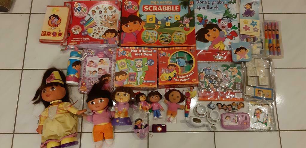Dora spelletjes, speelgoed en knutselgerief., Ophalen of Verzenden, Gebruikt
