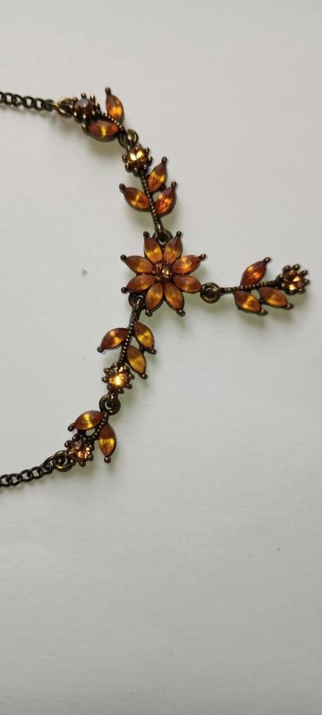 Collier fantaisie orange, Bijoux, Sacs & Beauté, Colliers, Comme neuf, Orange, Réglable