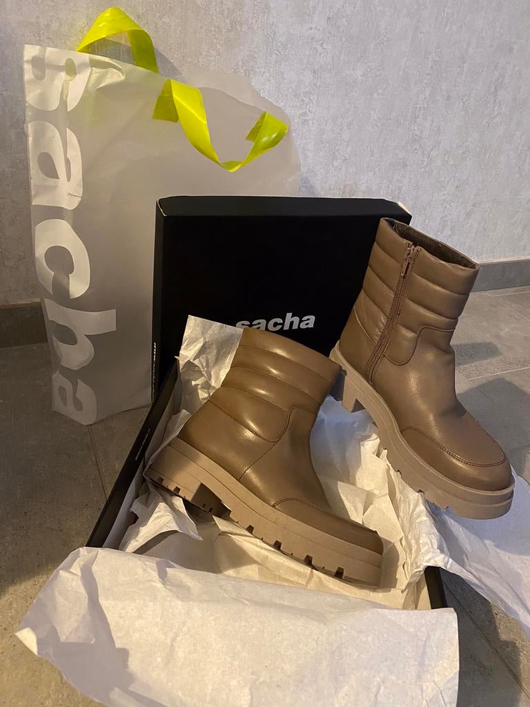 Bottes beiges de la marque Sacha, Vêtements | Femmes, Enlèvement ou Envoi, Beige