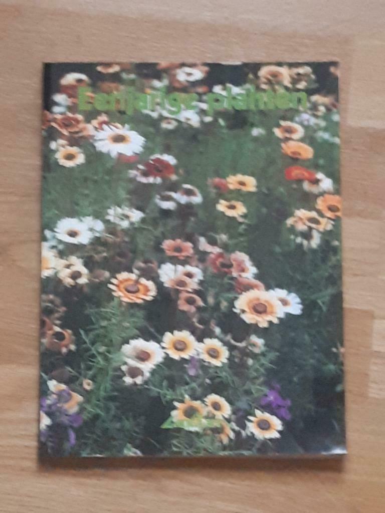 boek "Eenjarige planten"-160 blz.-foto's&tekeningen, Ophalen, Nieuw