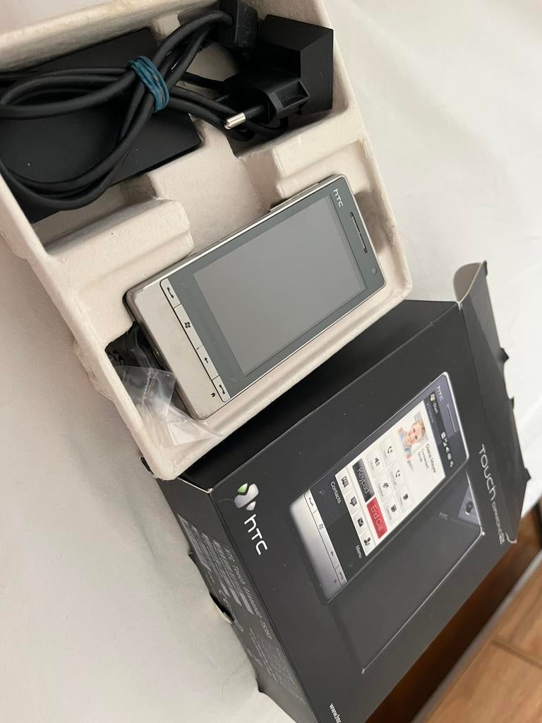 Htc touch diamond 2 (boite, accessoires,..), Télécoms, Téléphonie mobile | HTC, Enlèvement ou Envoi, Comme neuf, HTC