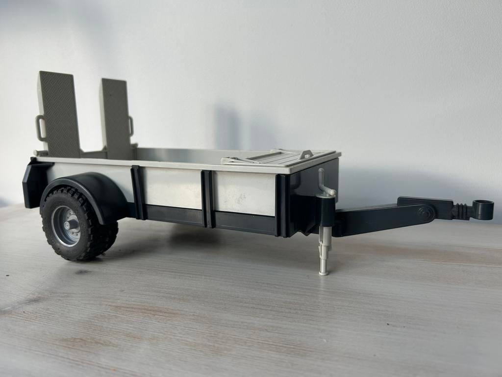 Bruder universele aanhangwagen, Ophalen, Gebruikt