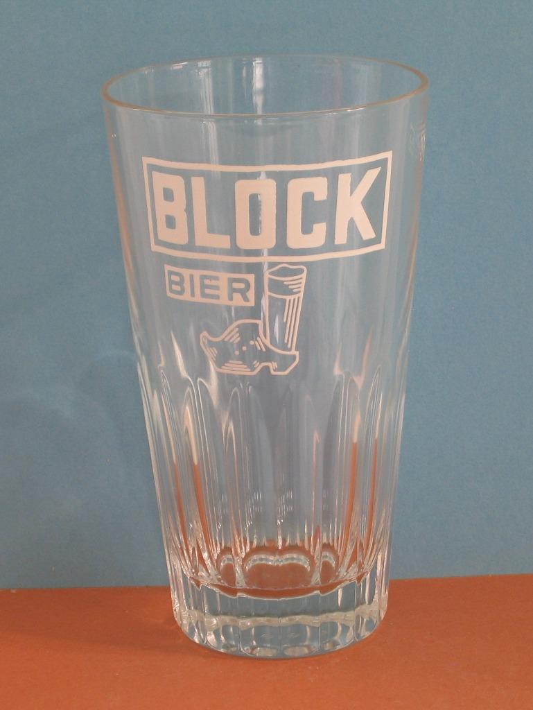 BLOC DE VERRE À BIÈRE PEIZEGEM 832, Enlèvement