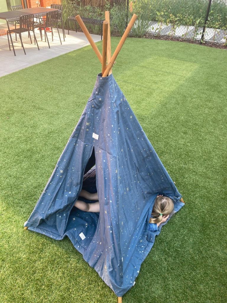tipi tent en speelkleed Nobodinoz, Ophalen, Gebruikt