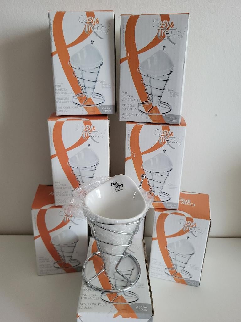 8x porseleinen cosy & trendy mini frietzak met houder 6,5 cm, Ophalen of Verzenden, Nieuw, Porselein, Schaal of Schalen