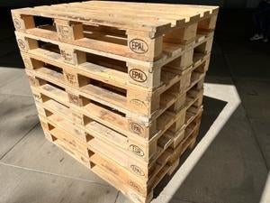 Très belles palettes euro pour le salon ou les sommiers. 13€, Enlèvement ou Envoi, Comme neuf