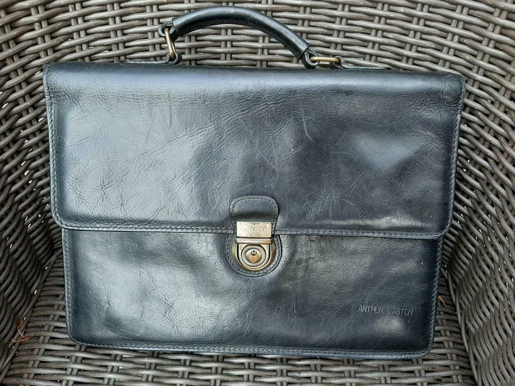 ARTHUR ET ASTON mallette cuir noir, Enlèvement ou Envoi, Comme neuf, Noir, Cuir