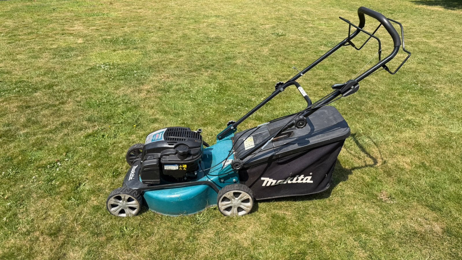 Makita benzinemaaier 46cm breed, met onderhoud vorige week, Tuin en Terras, Ophalen, Zo goed als nieuw