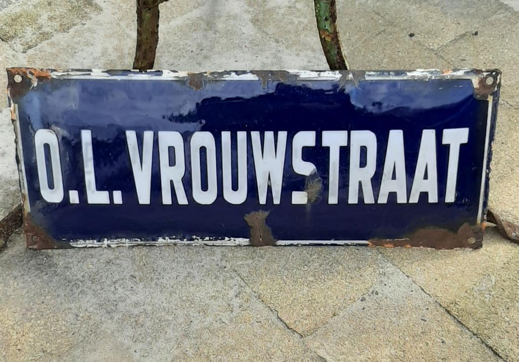 Oud gebold emaille bord ., Ophalen of Verzenden