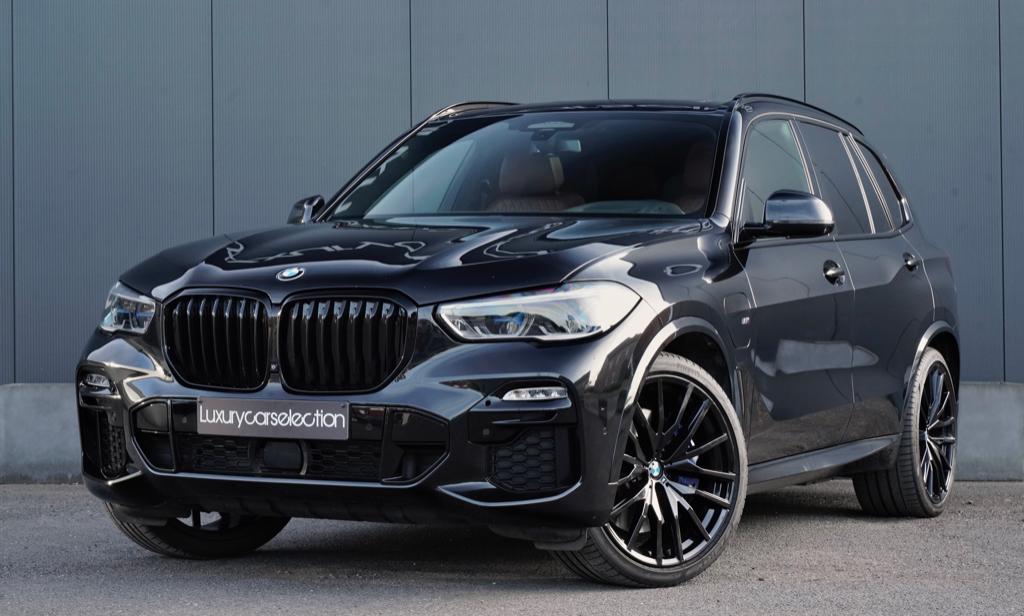BMW X5 3.0AS xDrive45e PHEV *M-PACK/CRYSTAL/SKY PANO/LASER*, Auto's, Dealer onderhouden, Zwart, SUV of Terreinwagen, 6 cilinders
