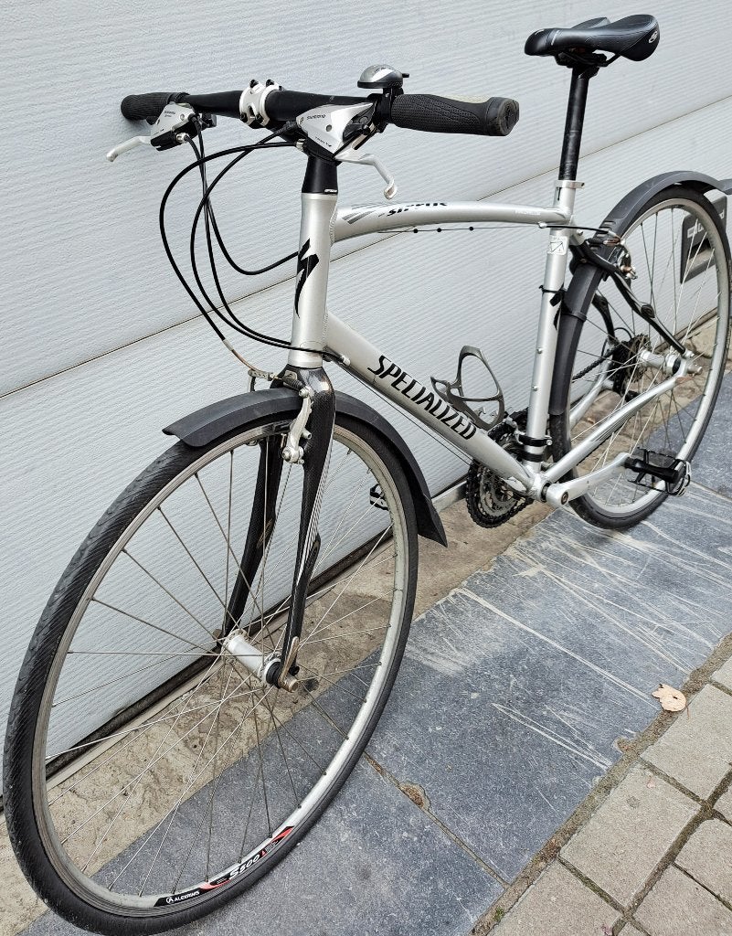 VTC SPECIALIZED 28" très bon etat prix350€ 048981/3734, Fietsen en Brommers, Velgrem, Versnellingen, 49 tot 53 cm, Zo goed als nieuw