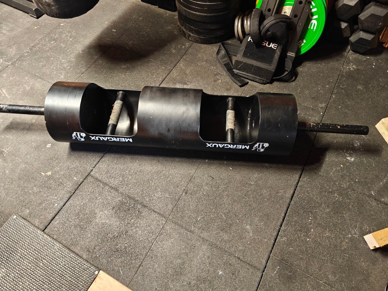 strongman Log, Enlèvement
