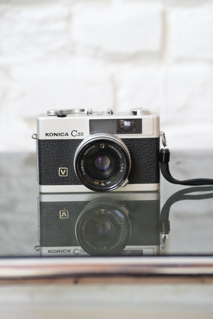 Konica C35, TV, Hi-fi & Vidéo, Appareils photo analogiques, Utilisé, Compact, Konica, Enlèvement ou Envoi
