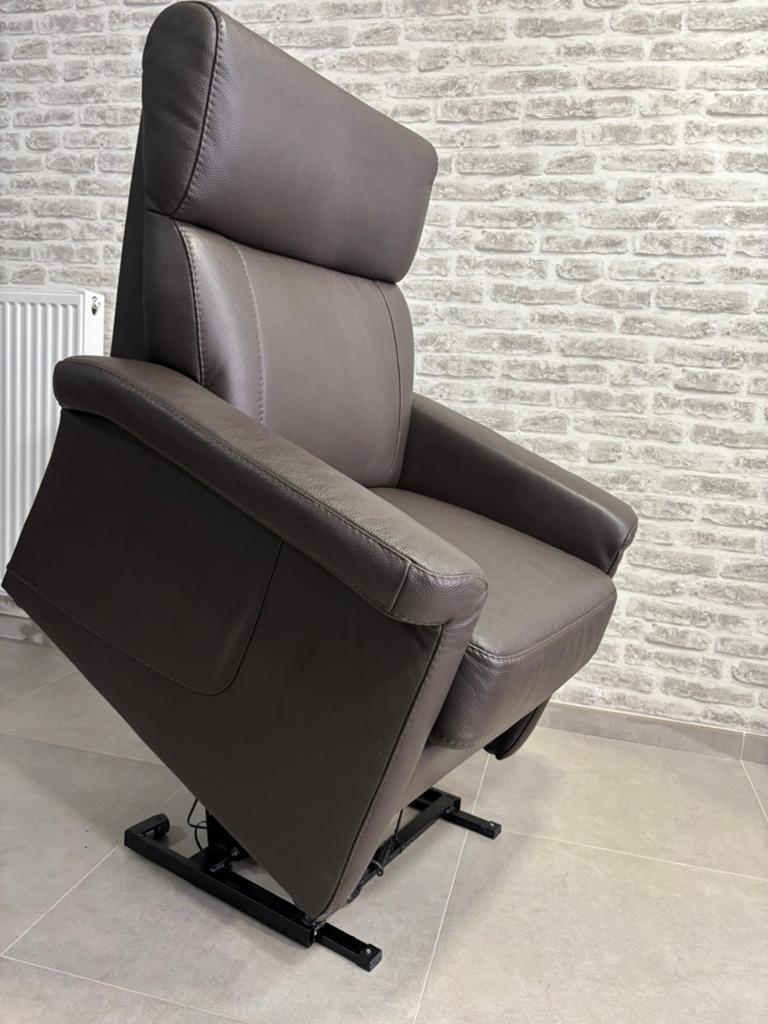 Elektrische relaxzetel met liftfunctie!, Ophalen of Verzenden, Zo goed als nieuw, Leer, Relaxzetel fauteuil relax zetel relaxfauteuil relaxstoel