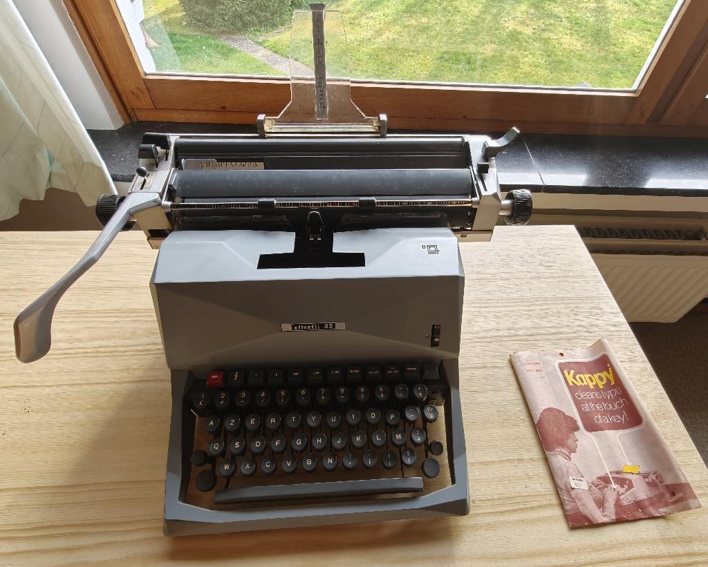 Vintage mechanische typemachine - Olivetti 82, Ophalen, Gebruikt
