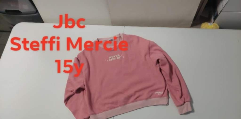 Orange Sweater met opschrift Never Gevup 170 Steffie Merci, Pull ou Veste, Comme neuf, Enlèvement, Steffi Mercie