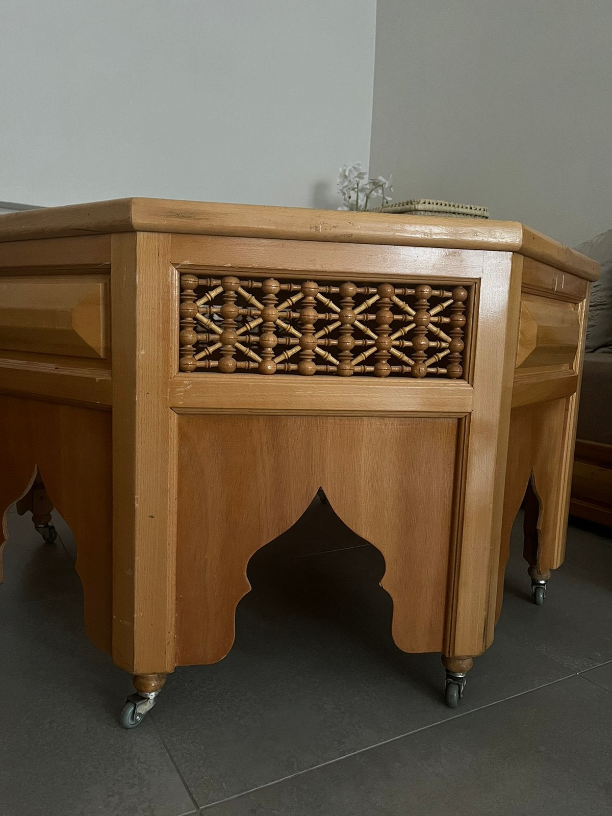 ARMOIRES DE RANGEMENT ET MEUBLES DE TABLE, Enlèvement, Comme neuf