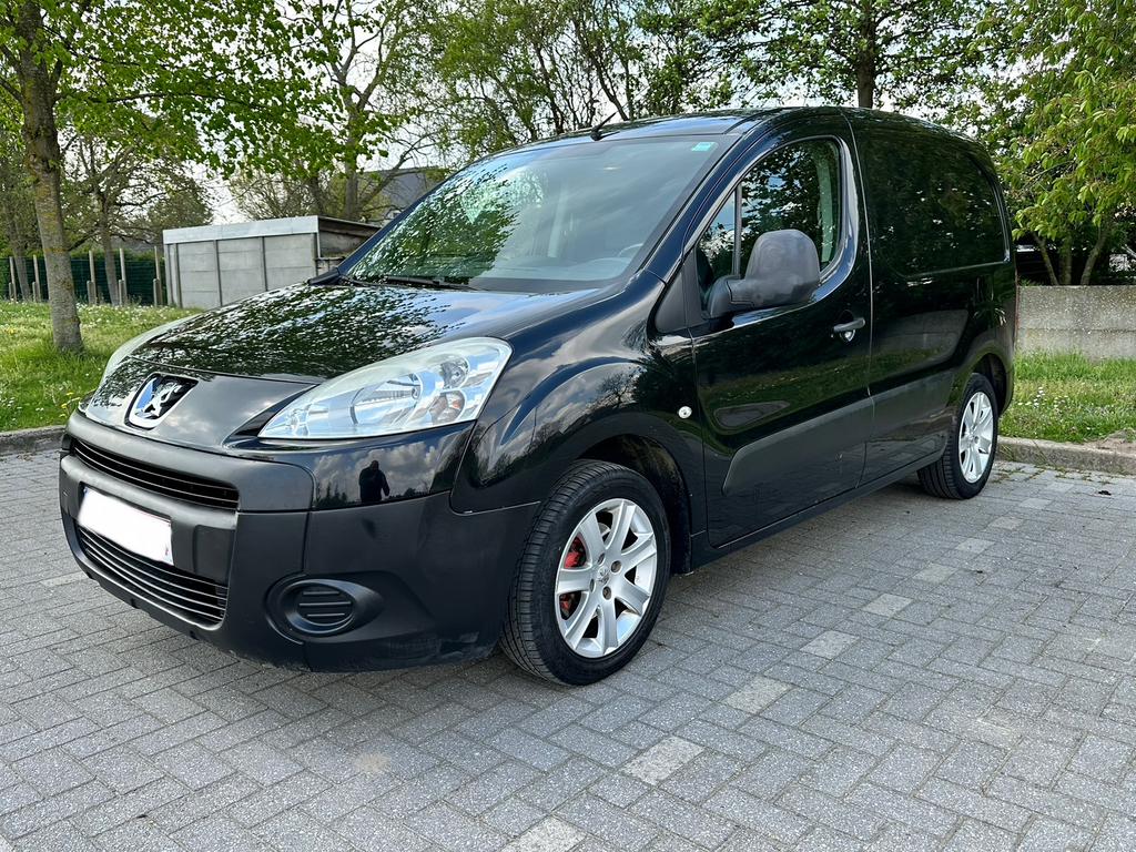 PEUGEOT PATNER 1.6HDI 2010 bj GEKEURD VOOR VERKOOP, Autos, Achat, 3 places, Boîte manuelle, Noir