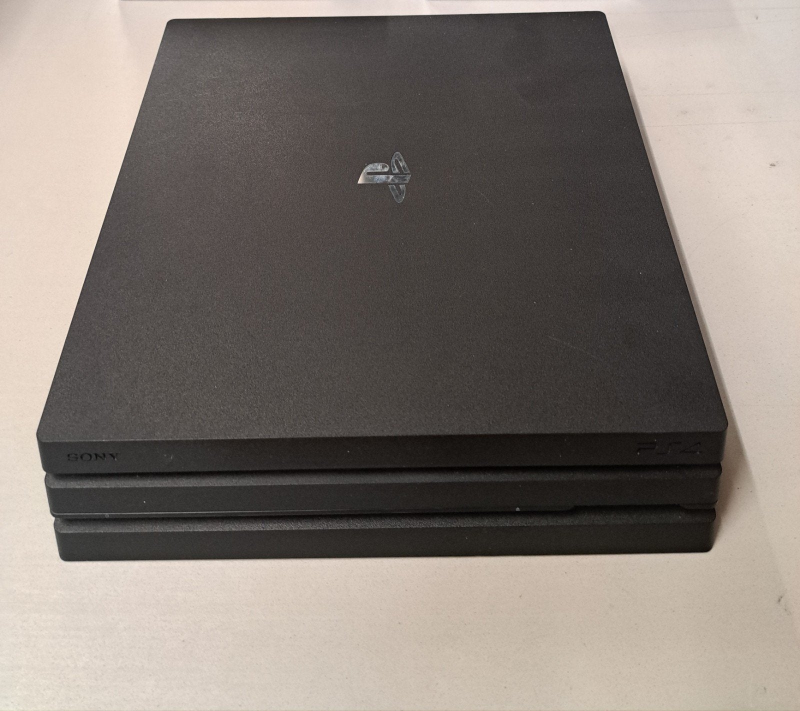 Playstation 4 Pro 1 To, Consoles de jeu & Jeux vidéo, Utilisé, 1 TB, Pro, Sans contrôleur