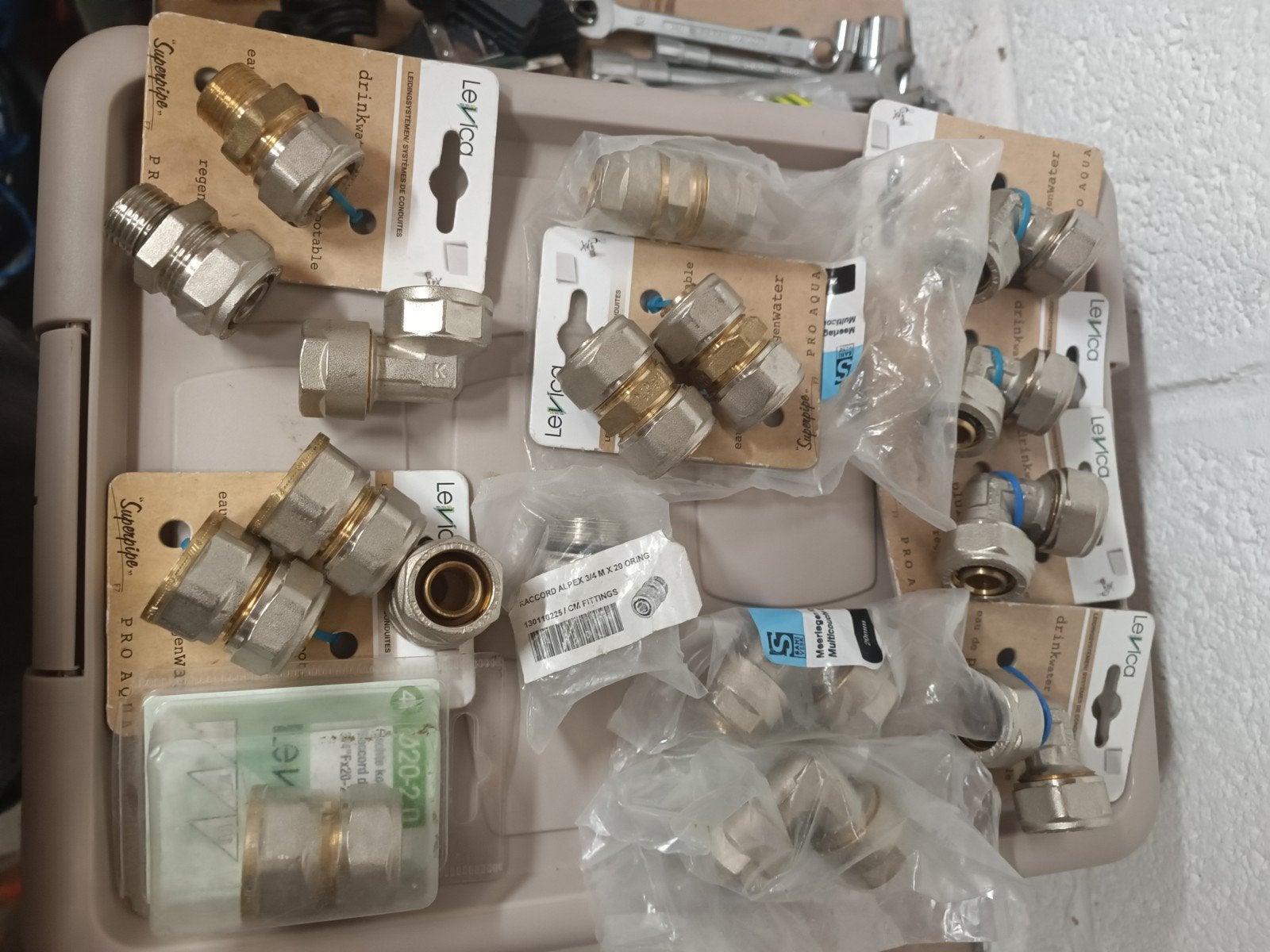A vendre raccord multicouche dia 20, Bricolage & Construction, Sanitaire, Enlèvement