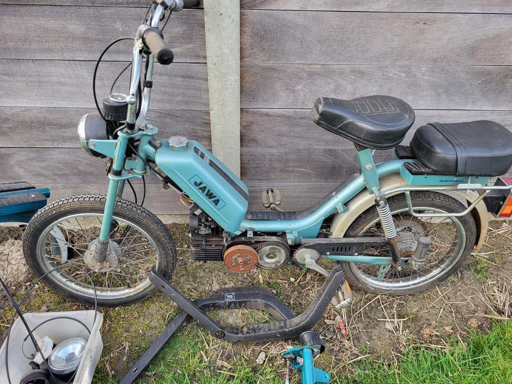 Jawa brommer, Ophalen
