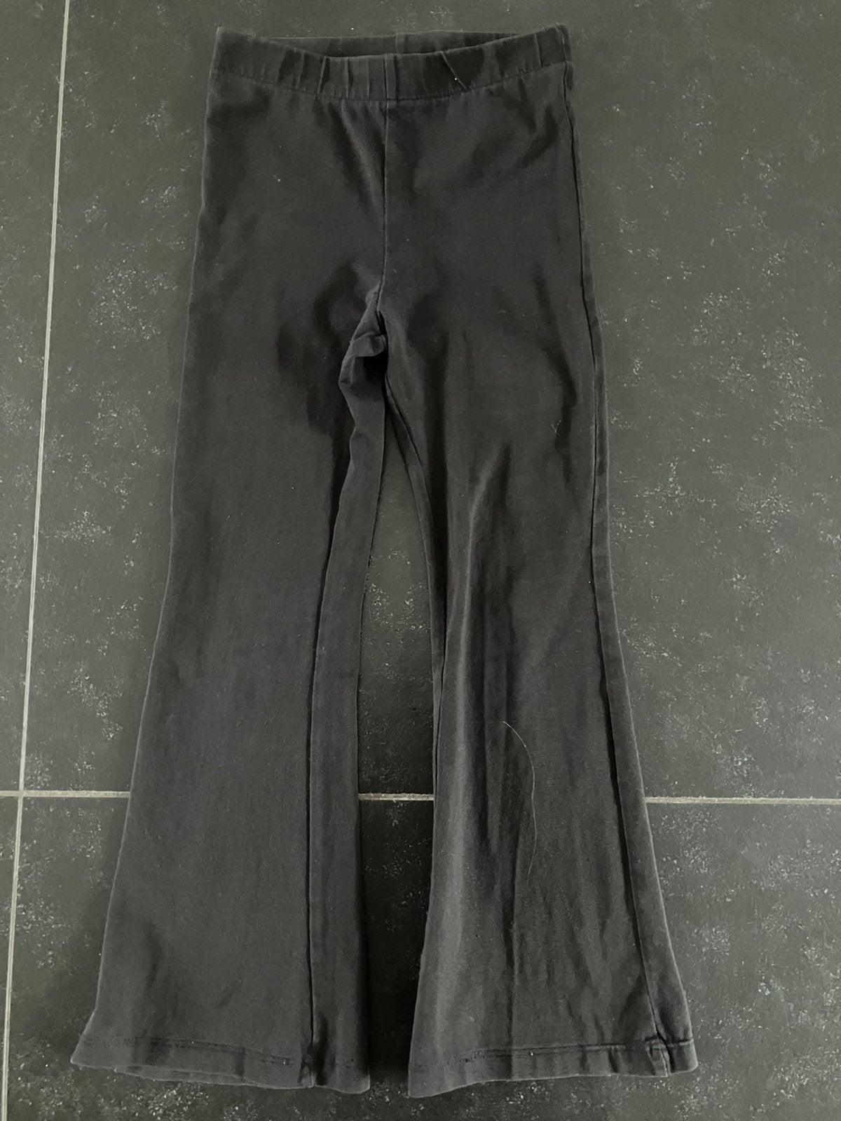 Zwarte legging met flared pijpen - H&M, Kinderen en Baby's, Ophalen, Gebruikt, Meisje, Broek
