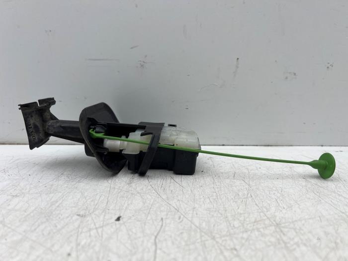 Moteur de verrouillage clapet réservoir d'un Volvo V40, -, 3 mois de garantie, -, -