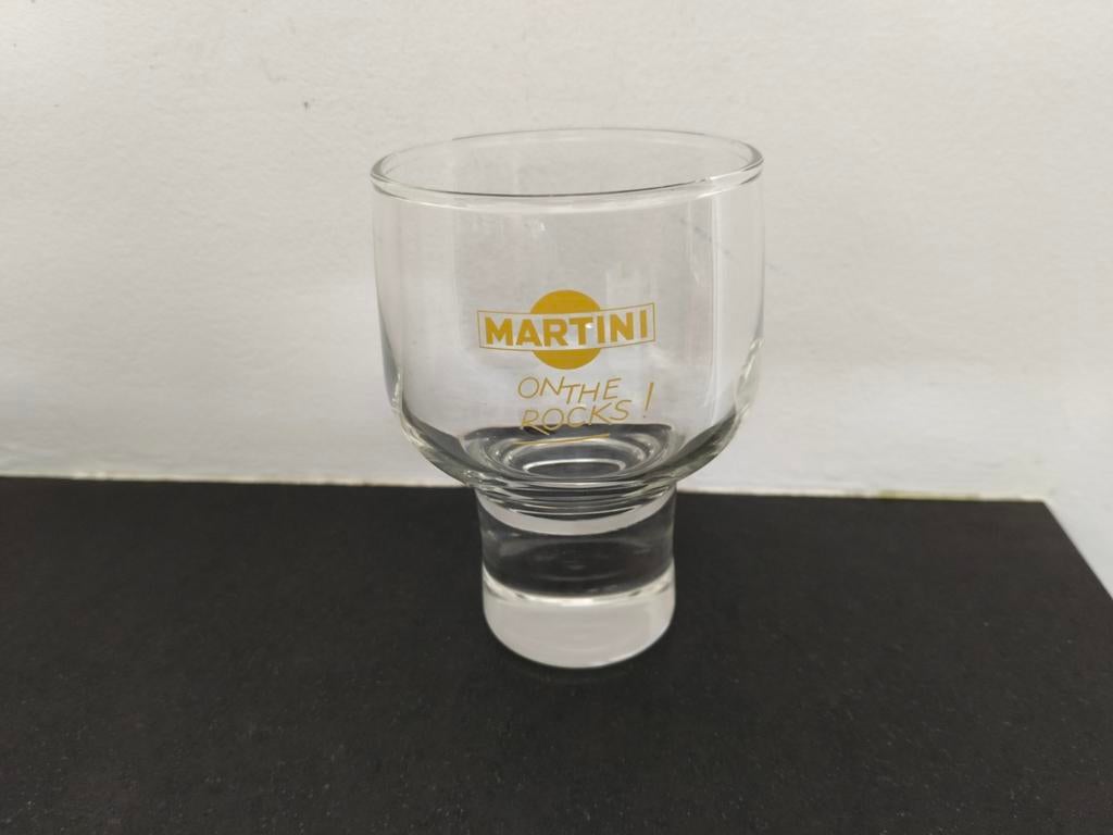 16 martini glazen, Verzamelen, Glas en Drinkglazen, Ophalen