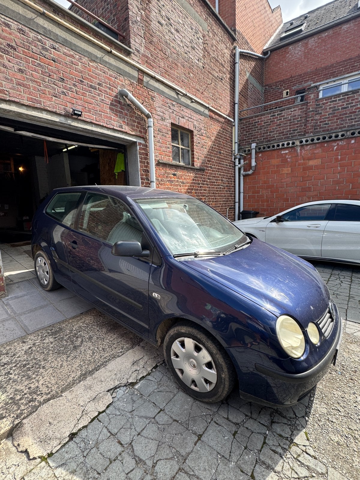 Volkswagen Polo 2004 à vendre, Autos, Achat, Euro 6, Bluetooth, Noir