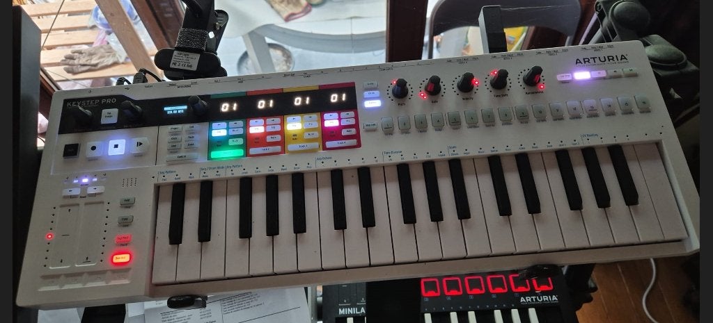 ARTURIA KEYSTEP PRO, Muziek en Instrumenten, Overige aantallen, Zo goed als nieuw, Met midi-aansluiting, Ophalen