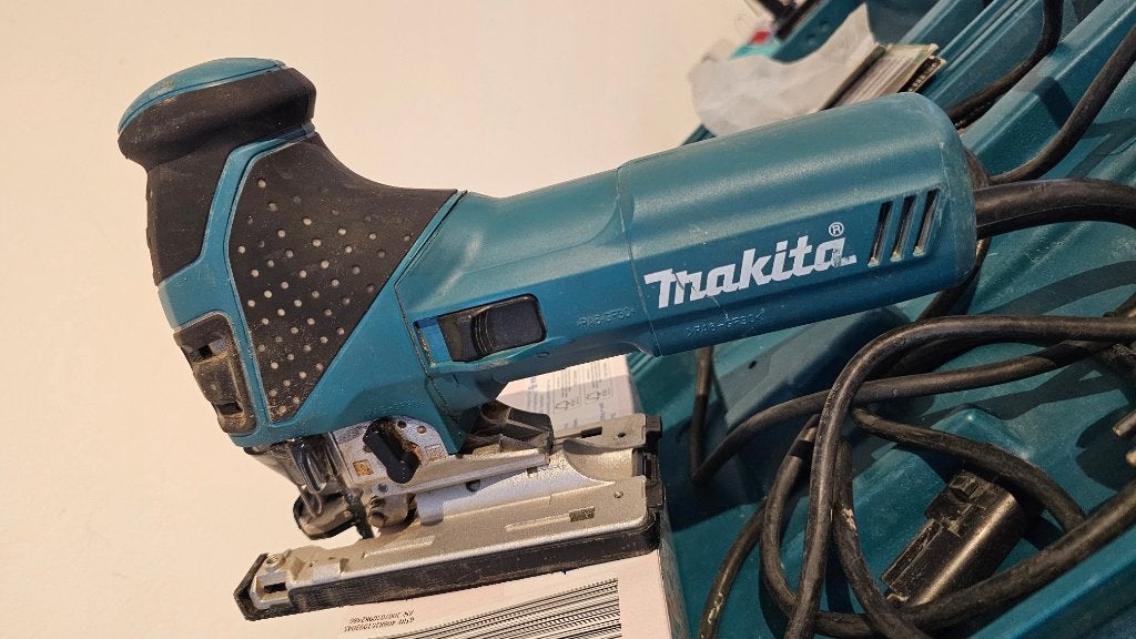 MAKITA Decoupeerzaag 4351FCTJ, Bricolage & Construction, Boîtes à outils, Utilisé, Enlèvement ou Envoi