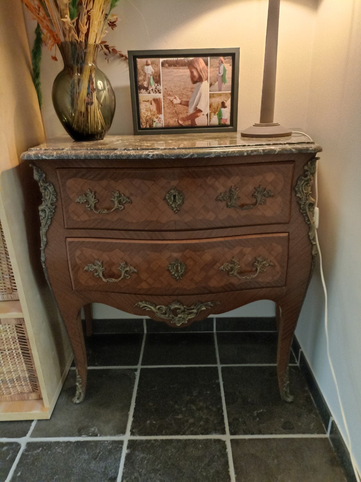 Commode élégante avec plateau en marbre en parfait état, Enlèvement