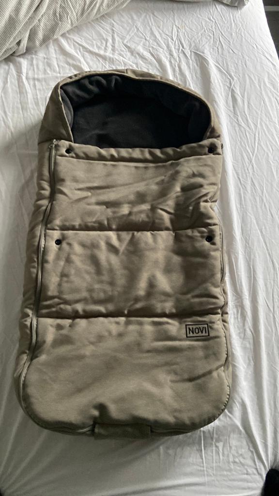 Novi Baby Cozy Solid universele voetenzak beige – nieuw, Nieuw, Buik, Rug of Zij, Draagzak, Ophalen