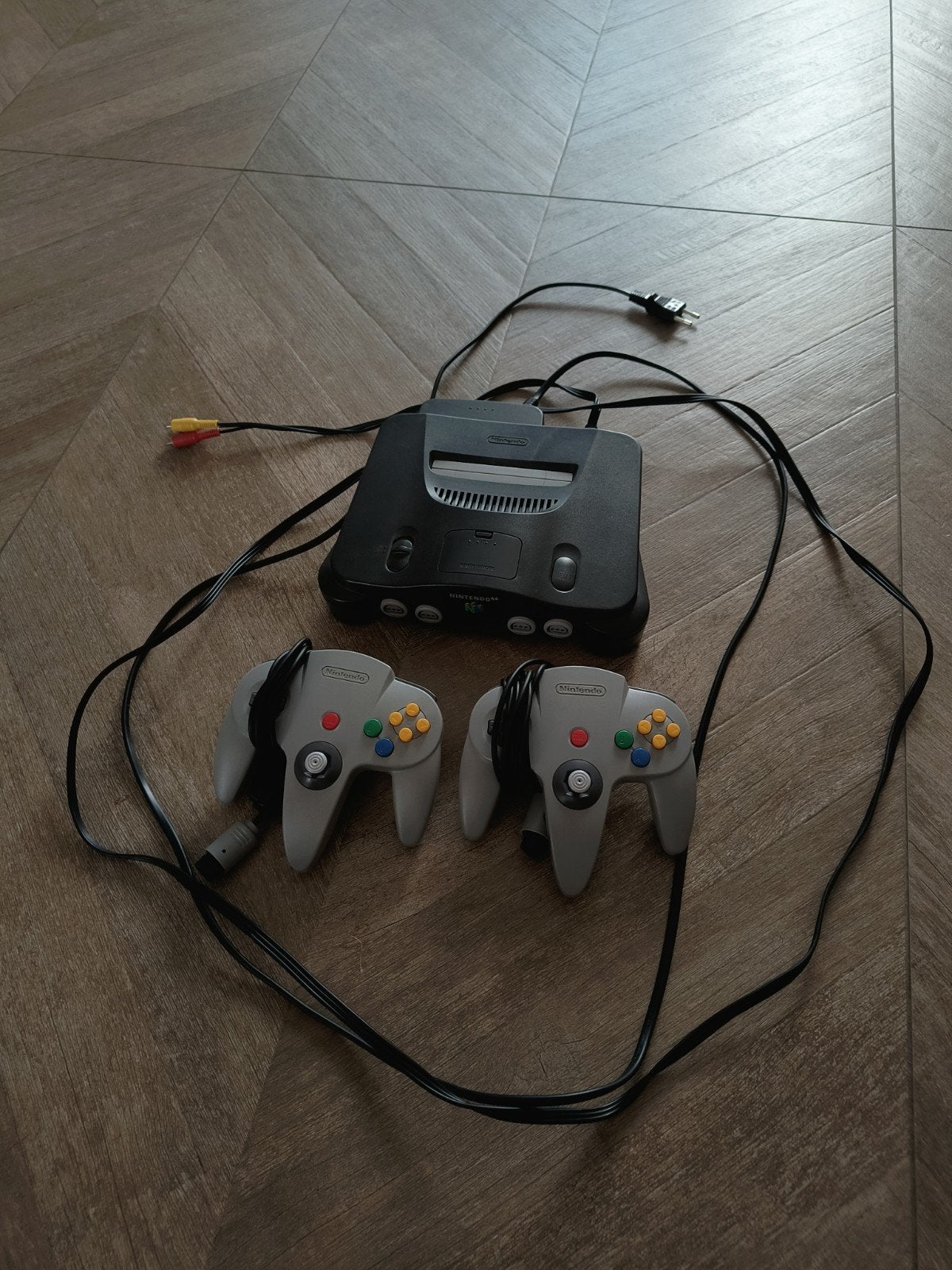 Nintendo 64 met 2 controllers, Consoles de jeu & Jeux vidéo, Enlèvement ou Envoi, Avec 2 manettes
