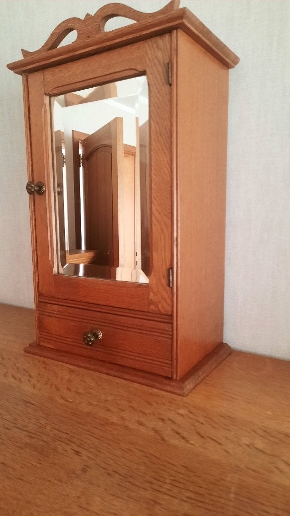Ancienne petite armoire a prndre ou a poser, Enlèvement ou Envoi