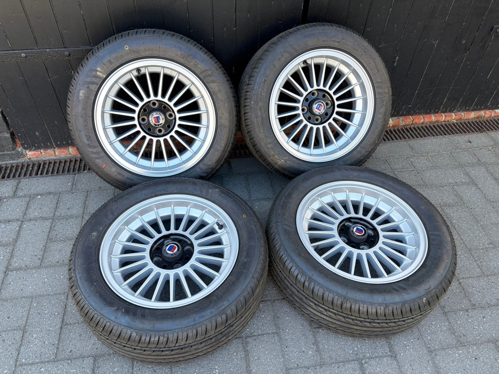 BMW e30 alpina look velgen met banden 4x100, Neuf, 15 pouces, Pneus et Jantes, Pneus été